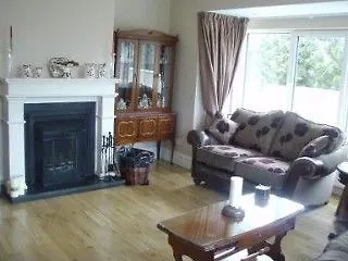 לינה וארוחת בוקר Glenbrook House 4*